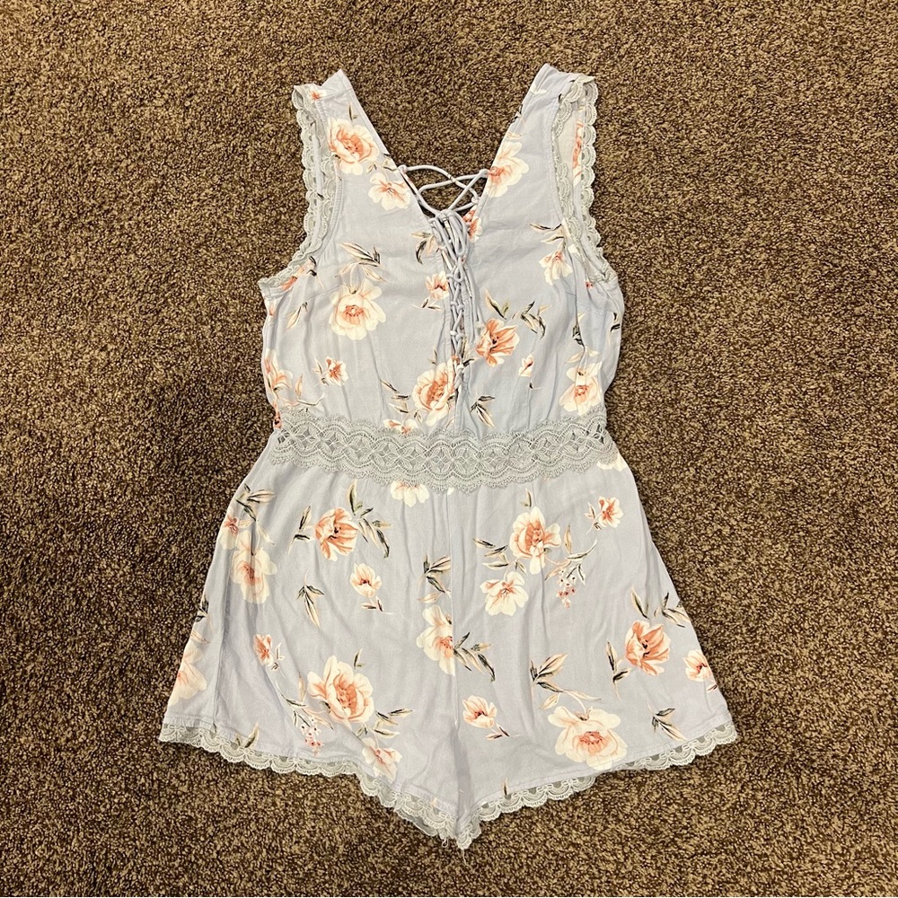 Kendall & Kylie Floral Print Romper Women’s M Powder Blue, Lace, sleeveless